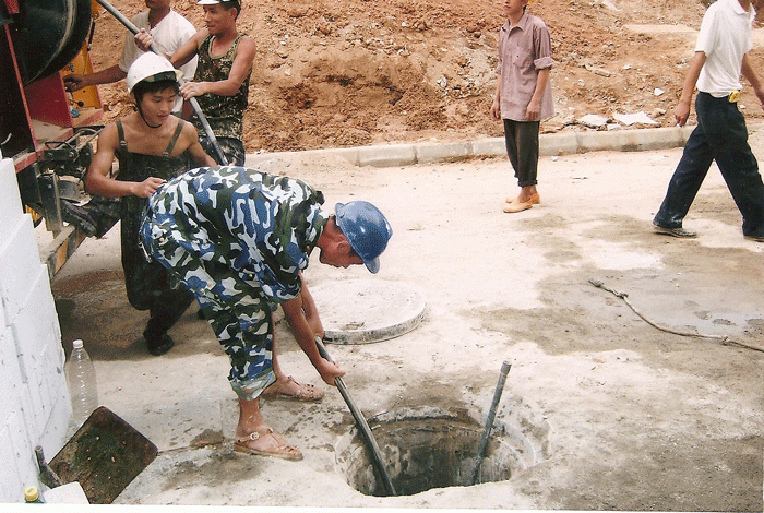 高壓車疏通下水管道 